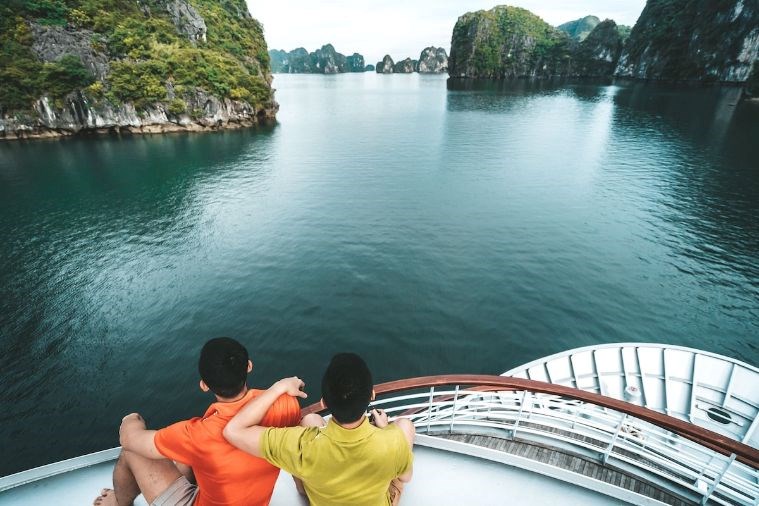 Du Thuyền Paradise Elegance Hạ Long